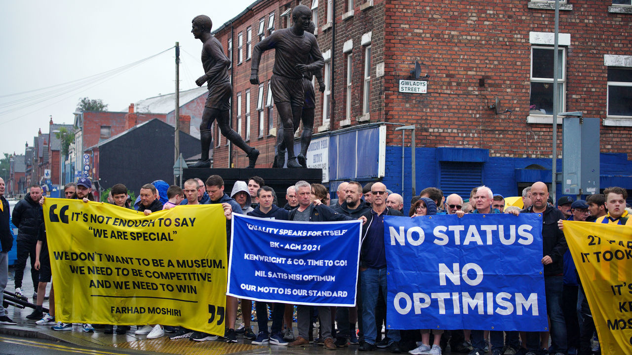 Everton fans protest outside Goodison Park. Everton fans resumed their protests outside Goodison Park on Saturday in an attempt to invite more scrutiny on the mismanagement of the club under owner Farhad Moshiri. Picture date: Saturday July 23, 2022.