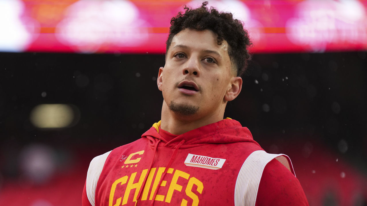 KANSAS CITY, MO - JANUARY 21: Patrick Mahomes #15 of the Kansas City Chiefs warms up against the Jacksonville Jaguars at GEHA Field at Arrowhead Stadium on January 21, 2023 in Kansas City, Missouri.