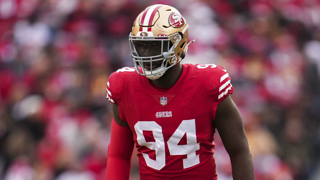 SANTA CLARA, CA - DECEMBER 11: Charles Omenihu #94 of the San Francisco 49ers gets set against the Tampa Bay Buccaneers at Levi's Stadium on December 11, 2022 in Santa Clara, California.