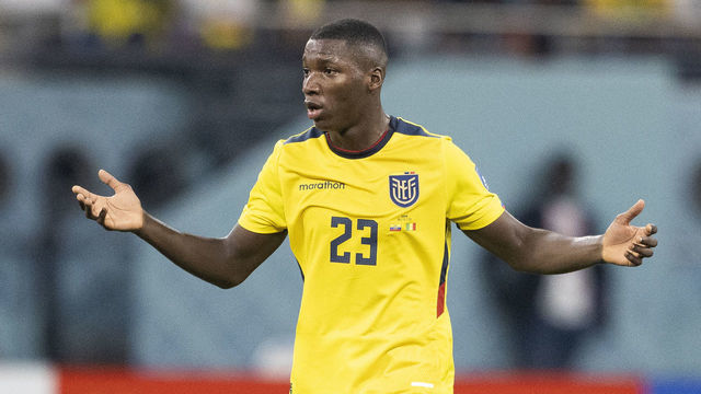 DOHA, QATAR - NOVEMBER 29: Moises Caicedo of Ecuador reacts during the FIFA World Cup Qatar 2022 Group A match between Ecuador and Senegal at Khalifa International Stadium on November 29, 2022 in Doha, Qatar.