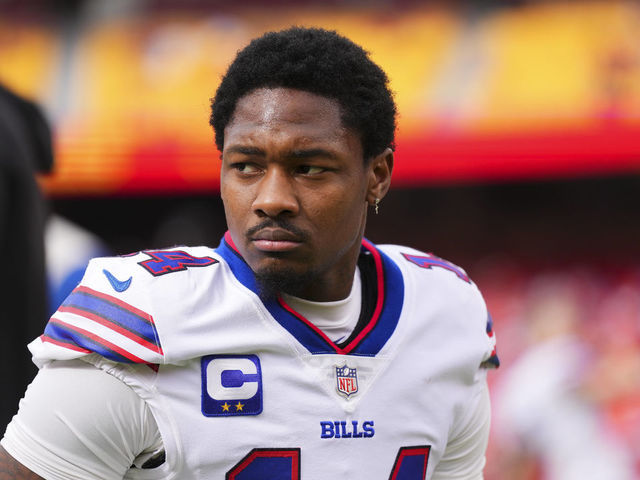 KANSAS CITY, MO - OCTOBER 16: Stefon Diggs #14 of the Buffalo Bills warms up against the Kansas City Chiefs at GEHA Field at Arrowhead Stadium on October 16, 2022 in Kansas City, Missouri.