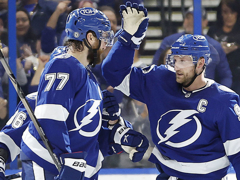 Maroon, Vasilevskiy lead Tampa Bay to 10th straight victory