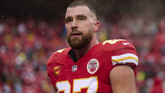 KANSAS CITY, MO - JANUARY 21: Travis Kelce #87 of the Kansas City Chiefs warms up before kickoff against the Jacksonville Jaguars at GEHA Field at Arrowhead Stadium on January 21, 2023 in Kansas City, Missouri.