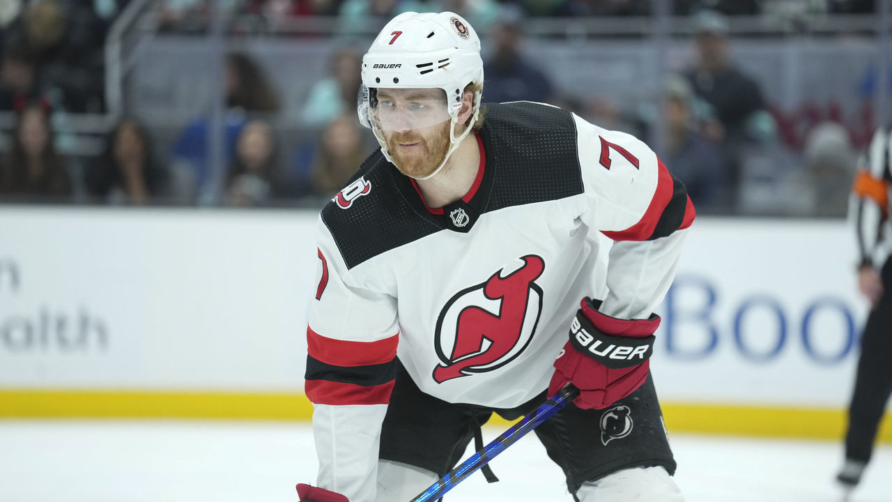 SEATTLE, WA - JANUARY 19: New Jersey Devils defenseman Dougie Hamilton (7) gets ready for a face-off alongside the Devils net during an NHL game between the New Jersey Devils and the Seattle Kraken on January 19, 2023 at Climate Pledge Arena in Seattle, WA.