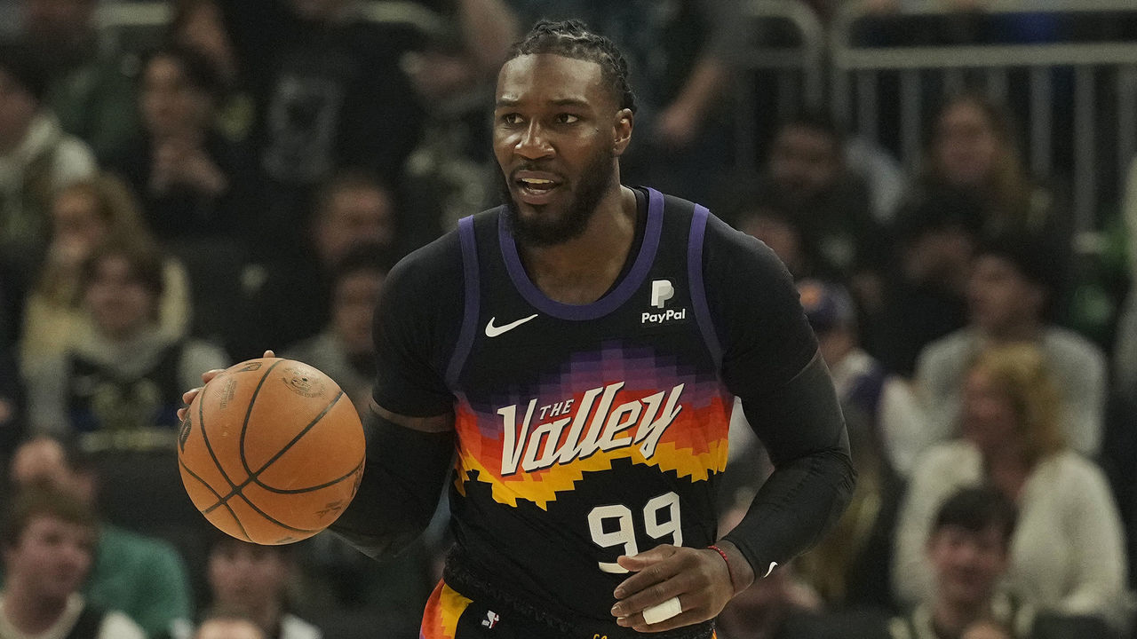 MILWAUKEE, WISCONSIN - MARCH 06: Jae Crowder #99 of the Phoenix Suns dribbles the ball against the Milwaukee Bucks during the first half at Fiserv Forum on March 06, 2022 in Milwaukee, Wisconsin.