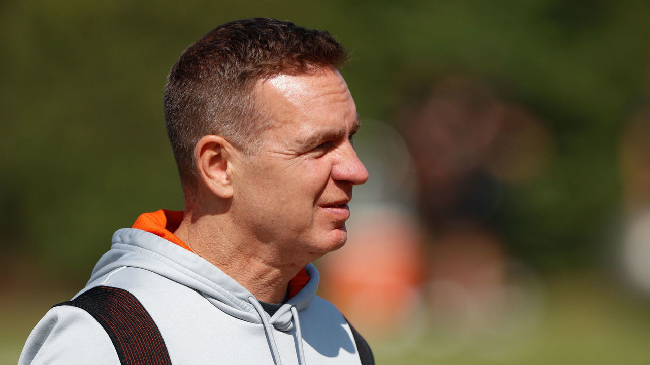 CINCINNATI, OH - MAY 13: Cincinnati Bengals defensive coordinator Lou Anarumo watches drills during the Cincinnati Bengals rookie minicamp on May 13, 2021, at the Bengals practice field in Cincinnati, OH.