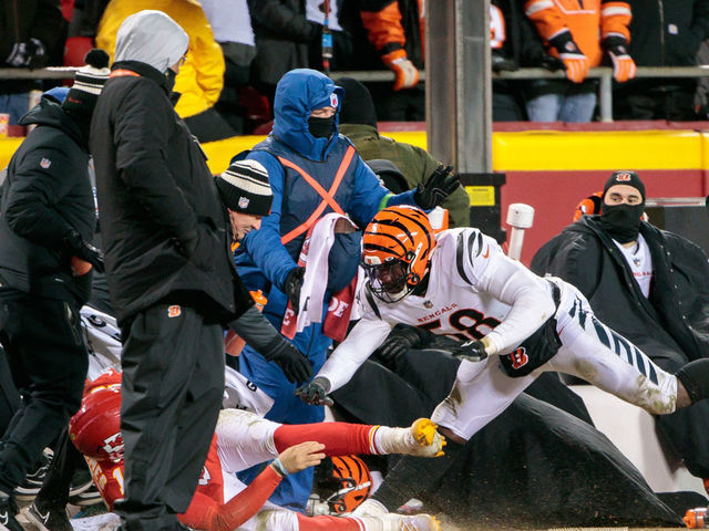 Bengals' Germaine Pratt regrets yelling at teammate Joseph Ossai