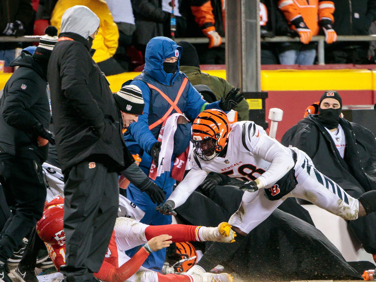 Bengals' Pratt expresses remorse for yelling at Ossai: 'I wasn't a great  teammate'