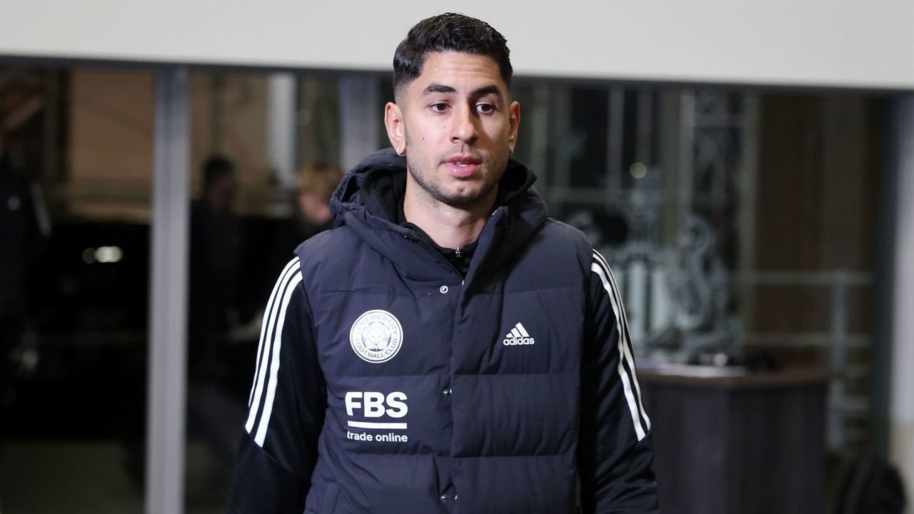 NEWCASTLE UPON TYNE, ENGLAND - JANUARY 10: Ayoze Perez of Leicester City arrives ahead of Carabao Cup Quarter Final match between Newcastle United and Leicester City at St James' Park on January 10, 2023 in Newcastle upon Tyne, England.