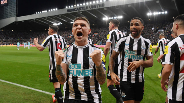 NEWCASTLE UPON TYNE, ENGLAND - JANUARY 31: Kieran Trippier of Newcastle United celebrates after teammate Sean Longstaff scored their side's first goal during the Carabao Cup Semi Final 2nd Leg match between Newcastle United and Southampton at St James' Park on January 31, 2023 in Newcastle upon Tyne, England.