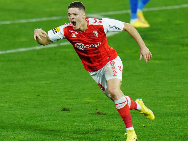 ESTORIL, PORTUGAL - OCTOBER 22: Vitinha of SC Braga celebrates after scoring a goal during the Liga Bwin match between GD Estoril Praia and SC Braga at Estadio Antonio Coimbra da Mota on October 22, 2022 in Estoril, Portugal.