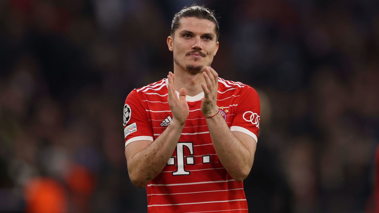 MUNICH, GERMANY - NOVEMBER 01: Marcel Sabitzer of Bayern Munchen applauds the fans following the final whistle of the UEFA Champions League group C match between FC Bayern München and FC Internazionale at Allianz Arena on November 01, 2022 in Munich, Germany.