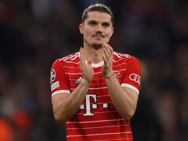 MUNICH, GERMANY - NOVEMBER 01: Marcel Sabitzer of Bayern Munchen applauds the fans following the final whistle of the UEFA Champions League group C match between FC Bayern München and FC Internazionale at Allianz Arena on November 01, 2022 in Munich, Germany.
