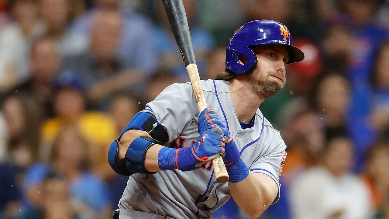 MILWAUKEE, WISCONSIN - SEPTEMBER 19: Jeff McNeil #1 of the New York Mets up to bat against the Milwaukee Brewers at American Family Field on September 19, 2022 in Milwaukee, Wisconsin.