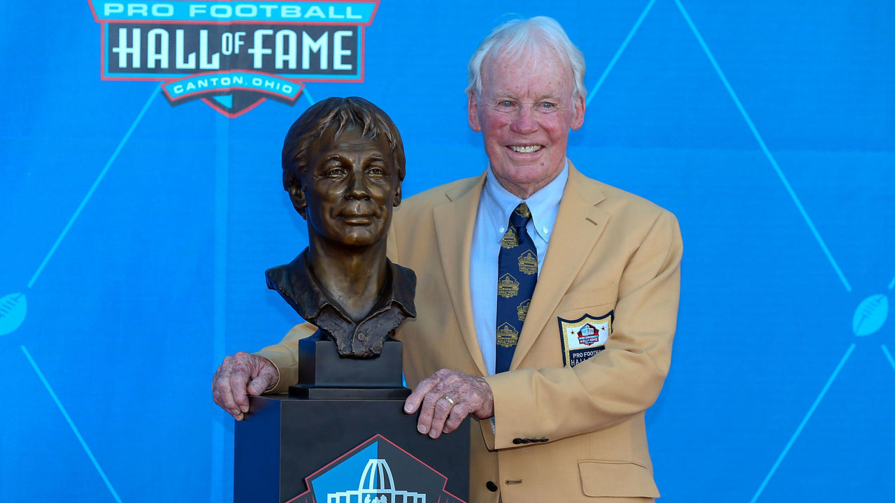 CANTON, OH - AUGUST 04: Bobby Beathard poses for photographers next to his Hall of Fame bust after he was enshrined into the Pro Football Hall of Fame during the 2018 Pro Football Hall of Fame Enshrinement Ceremony on August 4, 2018, at the Tom Benson Hall of Fame Stadium, Canton, Ohio.