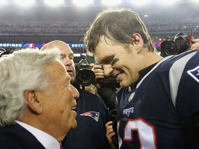 Robert Kraft wants Tom Brady to retire as member of Patriots: 'He always  has been and always will be a Patriot'