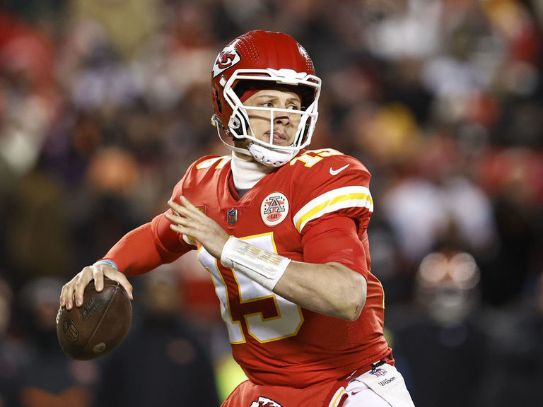 Patrick Mahomes Props: QB Goes Over Rushing Total Despite Aggravated Ankle  Injury