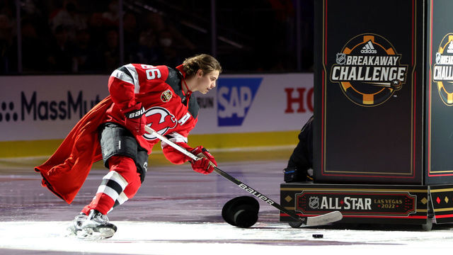 LAS VEGAS, NEVADA - FEBRUARY 04: Jack Hughes #86 of the New Jersey Devils competes in the Breakaway Challenge during the 2022 NHL All-Star Skills at T-Mobile Arena on February 04, 2022 in Las Vegas, Nevada.