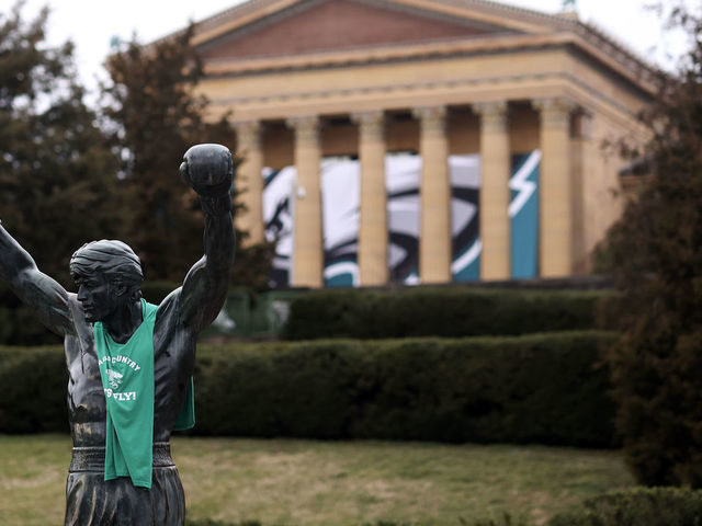 Travis Kelce warns fans not to jinx Chiefs by touching Rocky statue
