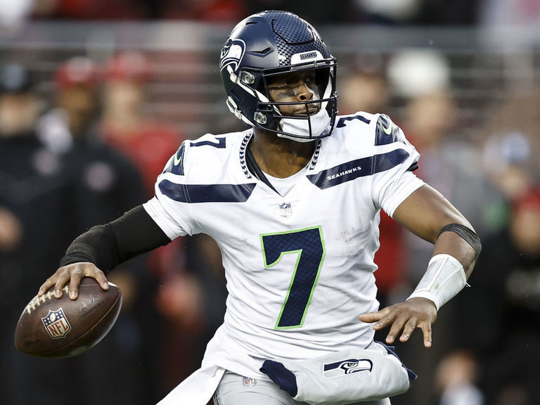 Seattle Seahawks: News and Updates, Contract Extensions for Tight Ends,  Geno Smith's Return to New York - BVM Sports