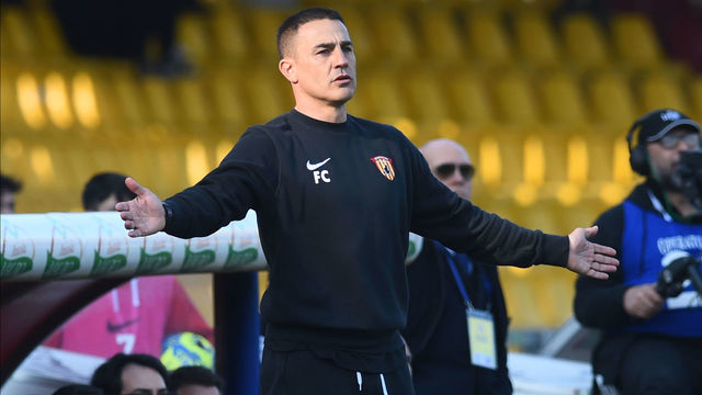 Fabio Cannavaro coach af Benevento Calcio gesticulates during the Serie B match between Benevento Calcio v Venezia FC at Stadio Ciro Vigorito