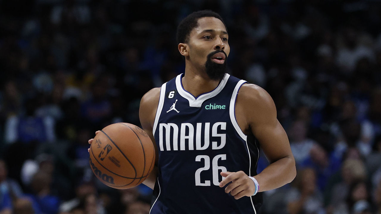 DALLAS, TEXAS - NOVEMBER 07: Spencer Dinwiddie #26 of the Dallas Mavericks dribbles the ball up court in the second half against the Brooklyn Nets at American Airlines Center on November 07, 2022 in Dallas, Texas.