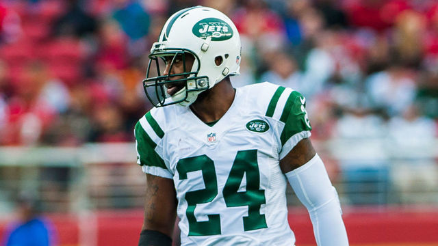 SANTA CLARA, CA - DECEMBER 11: New York Jets cornerback Darrelle Revis (24) during the regular season NFL game between the San Francisco 49ers verses the New York Jets on December 11,2016 at Levi's Stadium in Santa Clara,CA