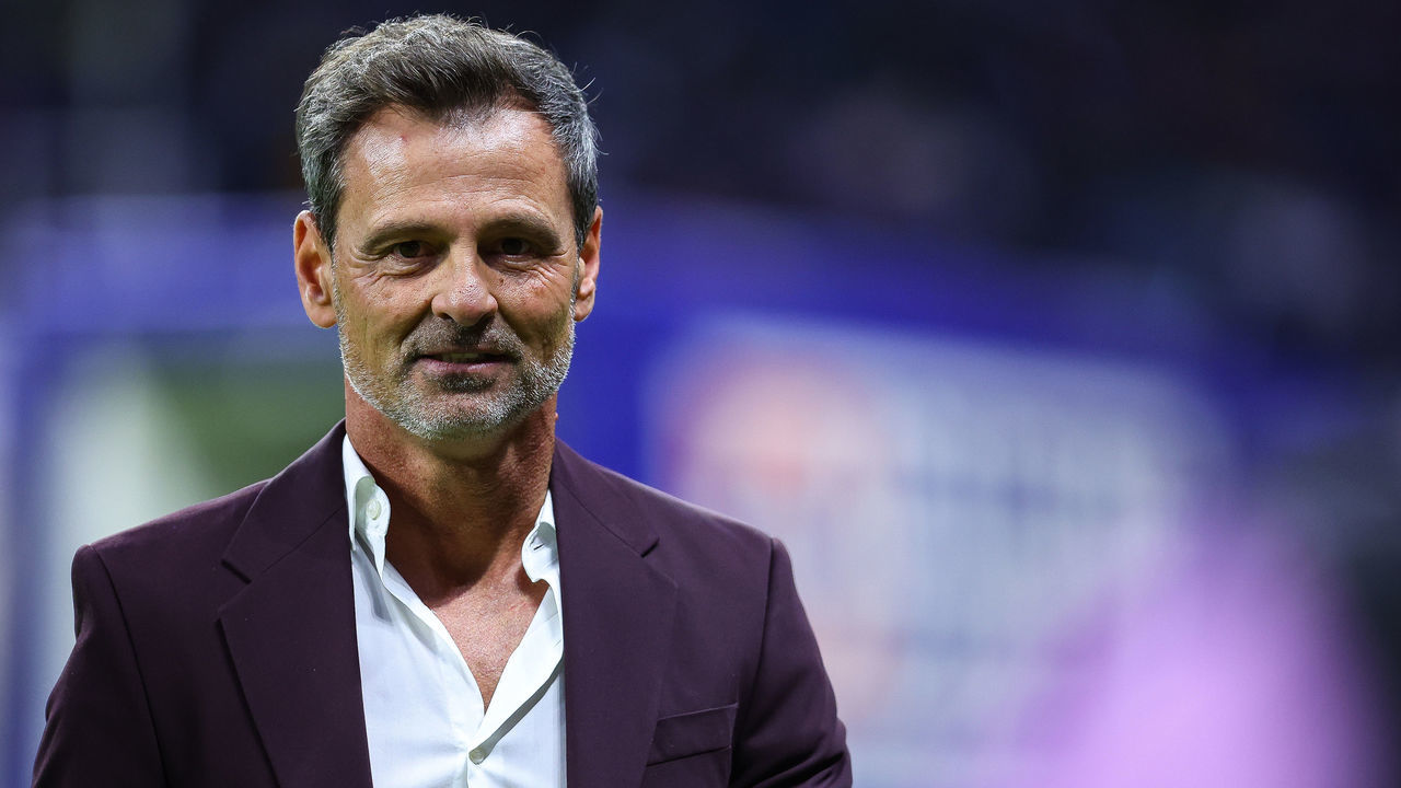 MEXICO CITY, MEXICO - FEBRUARY 04: Diego Cocca, coach of Tigres gestures during the 4th round match between Cruz Azul and Tigres UANL as part of the Torneo Clausura 2023 Liga MX at Azteca Stadium on February 04, 2023 in Mexico City, Mexico.