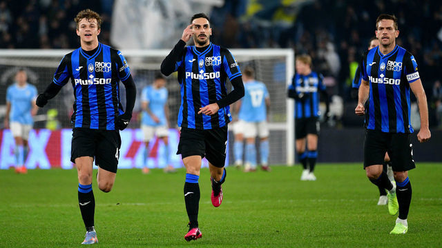 ROME, ITALY - FEBRUARY 11: Davide Zappacosta of Atalanta BC celebrates a opening goal with his team mates during the Serie A match between SS Lazio and Atalanta BC at Stadio Olimpico on February 11, 2023 in Rome, Italy.