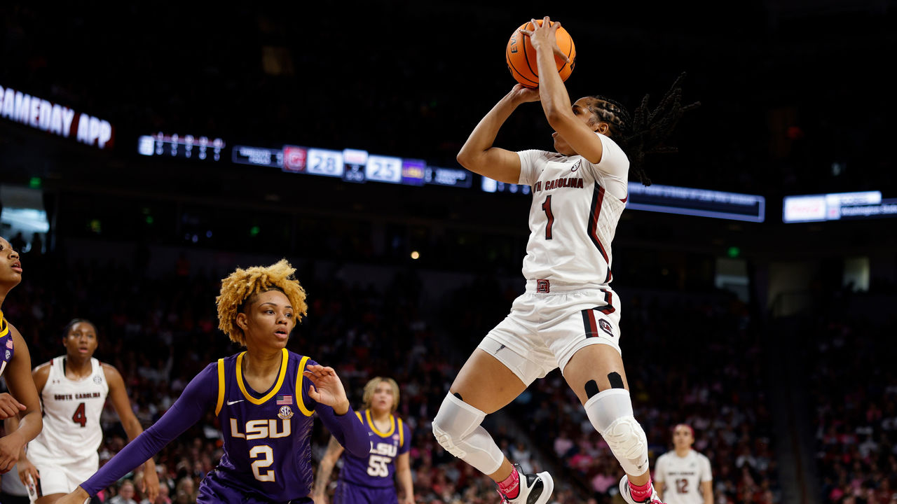 No. 1 South Carolina stays perfect in showdown win over No. 3 LSU