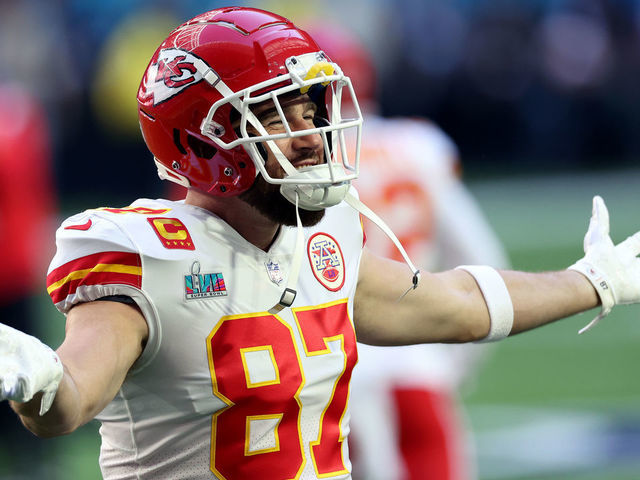 Kelce passes Gronk for 2nd in playoff receiving TDs in Super Bowl