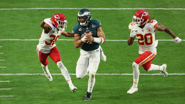 GLENDALE, ARIZONA - FEBRUARY 12: Jalen Hurts #1 of the Philadelphia Eagles carries the ball against the Kansas City Chiefs during the second quarter in Super Bowl LVII at State Farm Stadium on February 12, 2023 in Glendale, Arizona.