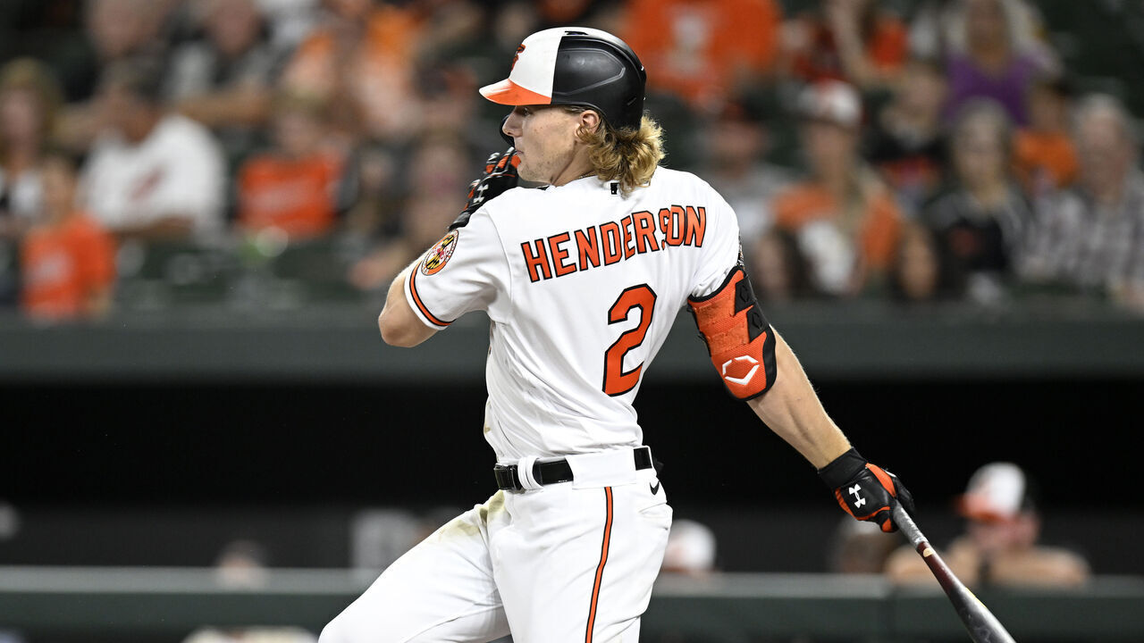 BALTIMORE, MARYLAND - SEPTEMBER 21: Gunnar Henderson #2 of the Baltimore Orioles bats against the Detroit Tigers at Oriole Park at Camden Yards on September 21, 2022 in Baltimore, Maryland.