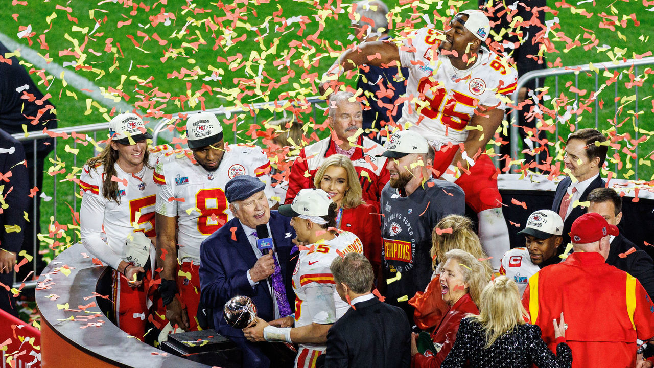 GLENDALE, AZ - FEBRUARY 12: Kansas City Chiefs quarterback Patrick Mahomes (15) speaks with Terry Bradshaw after Super Bowl LVII between the Philadelphia Eagles and the Kansas City Chiefs on Sunday, February 12th, 2023 at State Farm Stadium in Glendale, AZ.