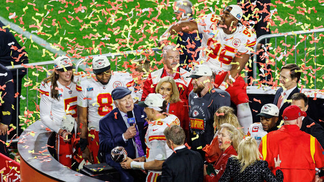 GLENDALE, AZ - FEBRUARY 12: Kansas City Chiefs quarterback Patrick Mahomes (15) speaks with Terry Bradshaw after Super Bowl LVII between the Philadelphia Eagles and the Kansas City Chiefs on Sunday, February 12th, 2023 at State Farm Stadium in Glendale, AZ.