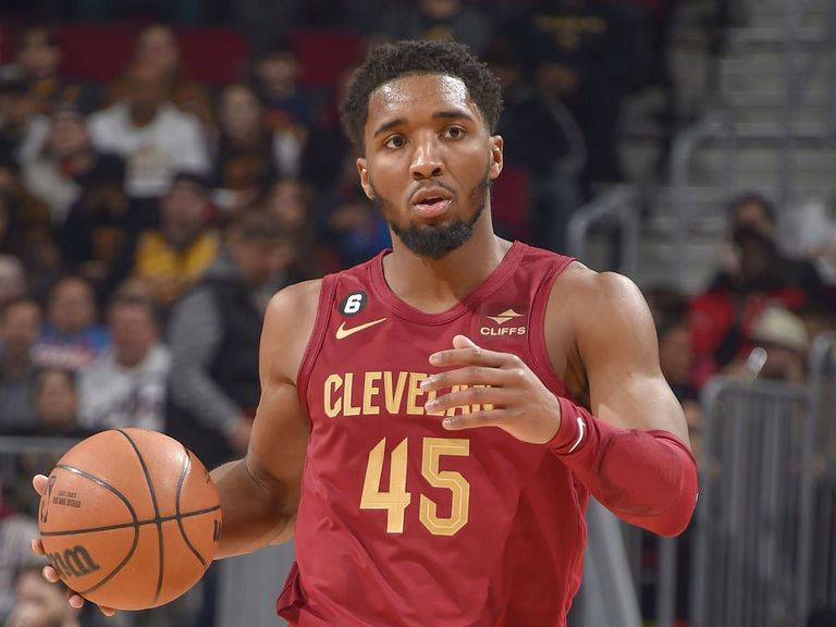 Donovan Mitchell scores 41, Cavaliers beat Spurs for seventh straight win –  News-Herald