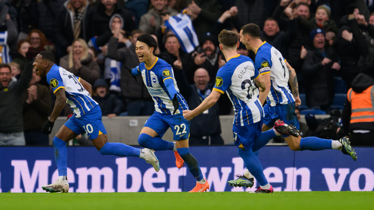 BRIGHTON, ENGLAND - JANUARY 29: Brighton & Hove Albion's Kaoru Mitoma (centre) celebrates scoring his side's second goal during The Emirates FA Cup Fourth Round match between Brighton & Hove Albion and Liverpool at Amex Stadium on January 29, 2023 in Brighton, England.