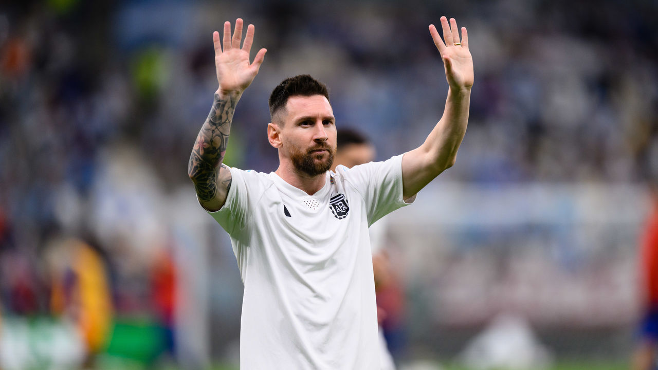 LUSAIL CITY, QATAR - DECEMBER 09: Lionel Messi applauds fans prior the FIFA World Cup Qatar 2022 quarter final match between Netherlands and Argentina at Lusail Stadium on December 09, 2022 in Lusail City, Qatar.