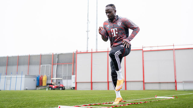 PARIS, FRANCE - FEBRUARY 13: Sadio Mane of FC Bayern Muenchen ahead of their UEFA Champions League round of 16 match against Paris Saint-Germain at Parc des Princes on February 13, 2023 in Paris, France.