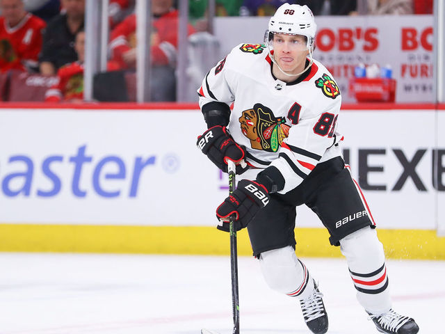 CHICAGO, IL - FEBRUARY 19: Chicago Blackhawks Right Wing Patrick Kane (88) controls the puck during a game between the Toronto Maple Leafs and the Chicago Blackhawks on February 19, 2023 at the United Center in Chicago, IL.