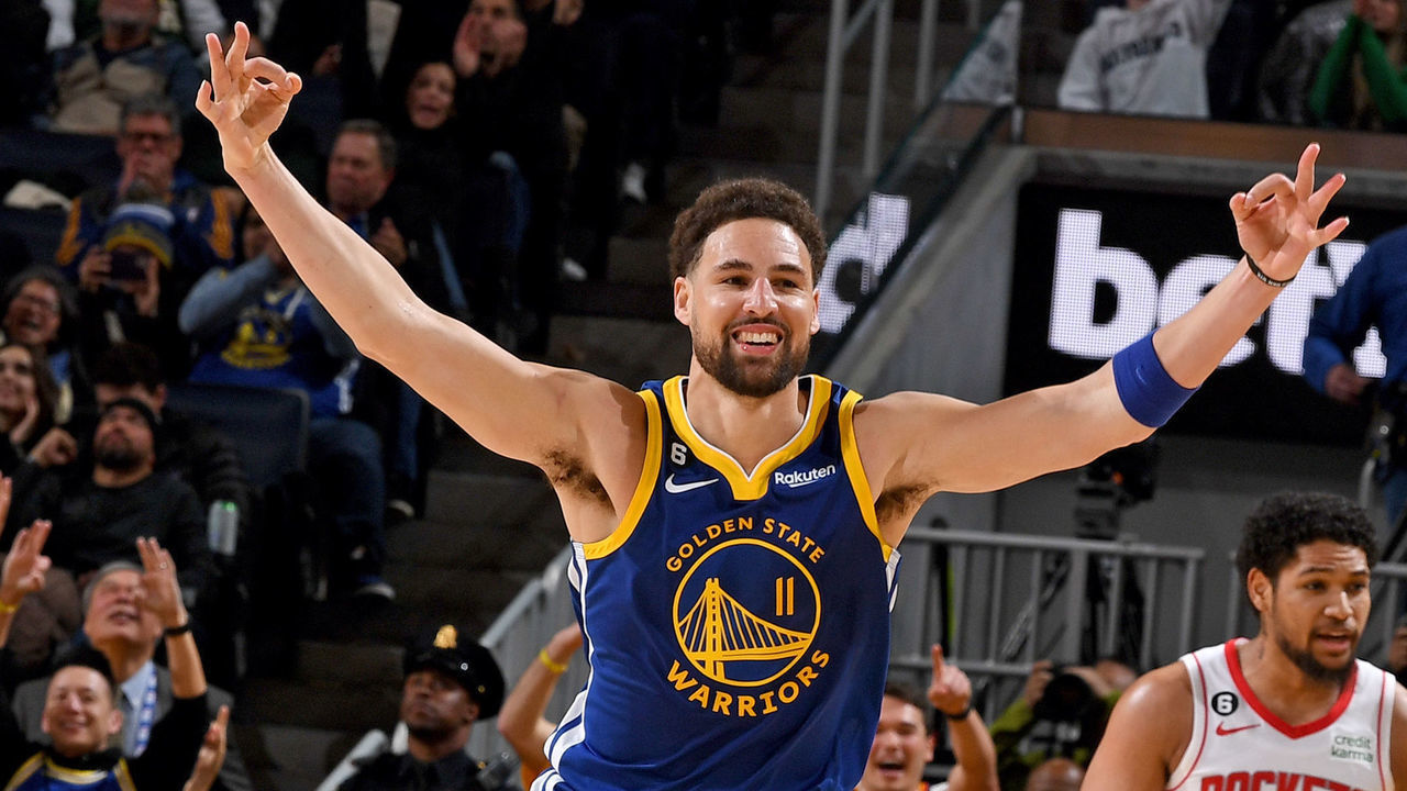 SAN FRANCISCO, CA - FEBRUARY 24: Klay Thompson #11 of the Golden State Warriorssm/ during the game against the Houston Rockets on February 24, 2023 at Chase Center in San Francisco, California. NOTE TO USER: User expressly acknowledges and agrees that, by downloading and or using this photograph, user is consenting to the terms and conditions of Getty Images License Agreement. Mandatory Copyright Notice: Copyright 2023 NBAE