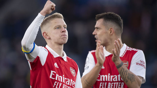 LEICESTER, ENGLAND - FEBRUARY 25: Oleksandr Zinchenko and Granit Xhaka of Arsenal celebrate to fans following the Premier League match between Leicester City and Arsenal FC at The King Power Stadium on February 25, 2023 in Leicester, United Kingdom.