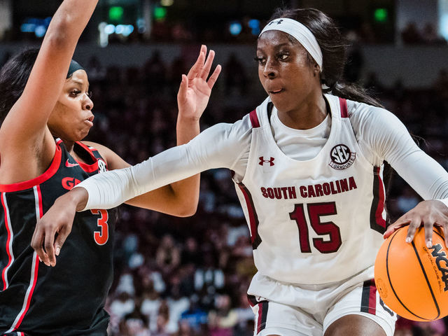 South Carolina tops Georgia to cap perfect regular season