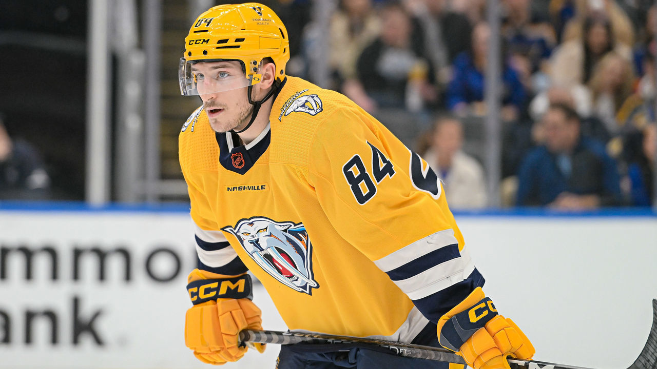 ST. LOUIS, MO - JANUARY 19: Nashville Predators left wing Tanner Jeannot (84) waits for the face-off during a game between the Nashville Predators and the St. Louis Blues on January 19, 2023, at the Enterprise Center in St. Louis MO