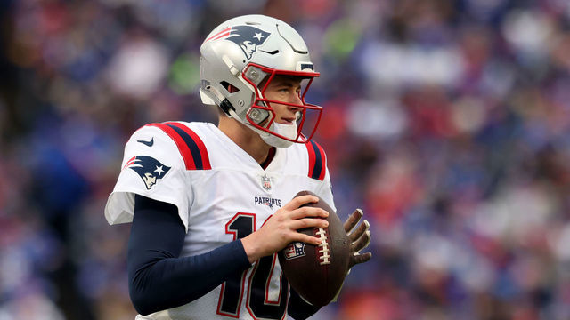 ORCHARD PARK, NEW YORK - JANUARY 08: Mac Jones #10 of the New England Patriots during the first quarter against the Buffalo Bills at Highmark Stadium on January 08, 2023 in Orchard Park, New York.