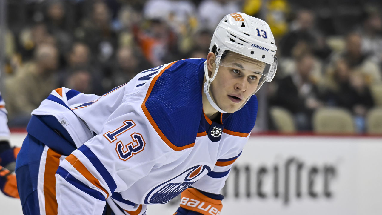 PITTSBURGH, PA - FEBRUARY 23: Edmonton Oilers Right Wing Jesse Puljujarvi (13) waits for play to begin during the third period in the NHL game between the Pittsburgh Penguins and the Edmonton Oilers on February 23, 2023, at PPG Paints Arena in Pittsburgh, PA.