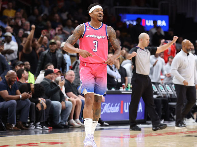 Delon Wright of the Washington Wizards looks on during the game News  Photo - Getty Images