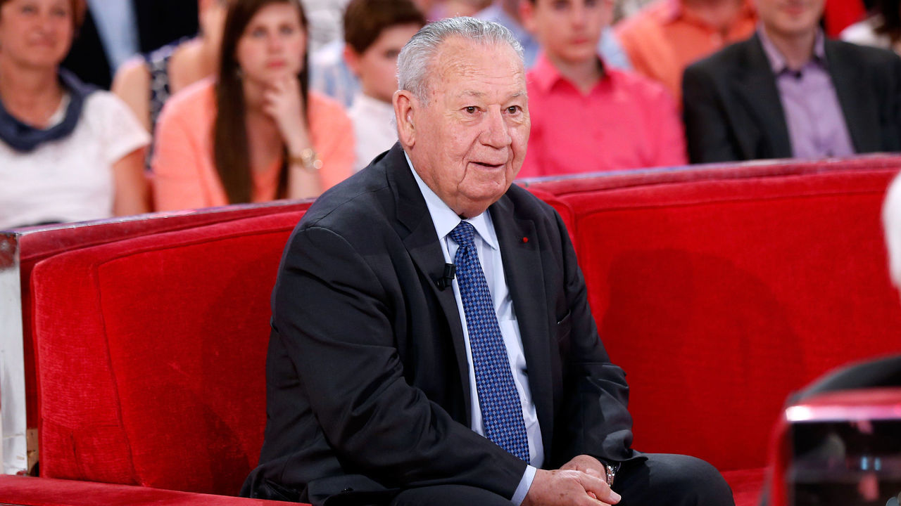 PARIS, FRANCE - APRIL 15: Former Football player and recordman for goals scored in a World Cup with 13 goals in 1958, Just Fontaine attends the 'Vivement Dimanche' French TV. Held at Pavillon Gabriel on April 15, 2015 in Paris, France.