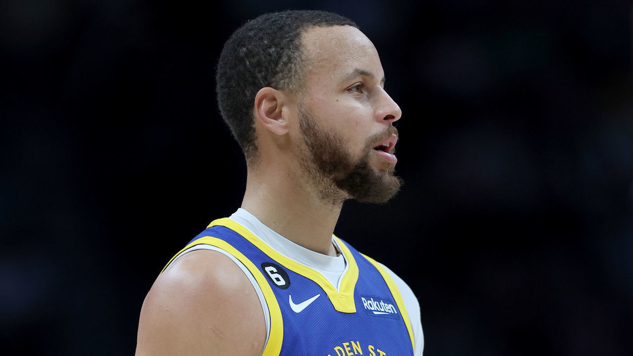 DENVER, COLORADO - FEBRUARY 02: Stephen Curry #30 of the Golden State Warriors plays the Denver Nuggets in the first quarter at Ball Arena on February 2, 2023 in Denver, Colorado. NOTE TO USER: User expressly acknowledges and agrees that, by downloading and/or using this photograph, User is consenting to the terms and conditions of the Getty Images License Agreement.