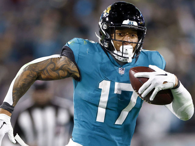 Source - Jaguars expected to use franchise tag on TE Evan Engram